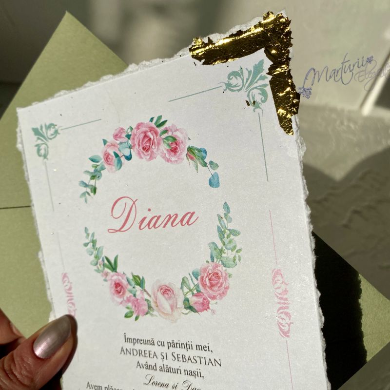Invitatie de Botez Deosebita cu Model Floral Foita Aurie si plic Verde Pastel (4)