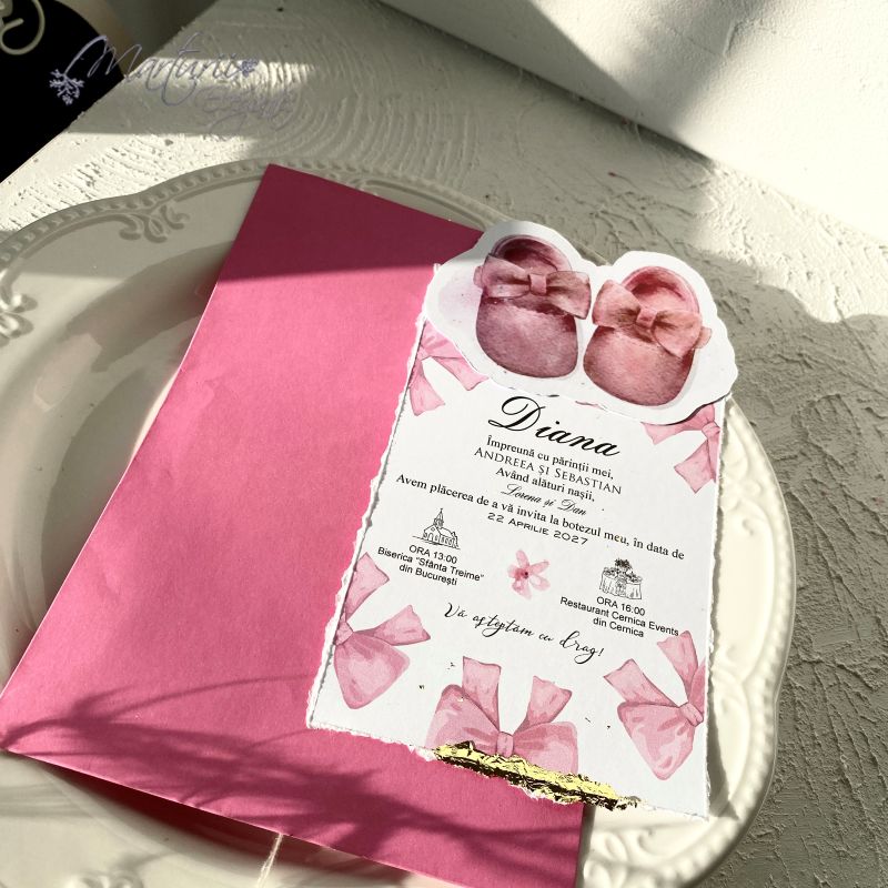 Invitatie de Botez Eleganta cu Foita Aurie Botosei si Fundite Roz (2)
