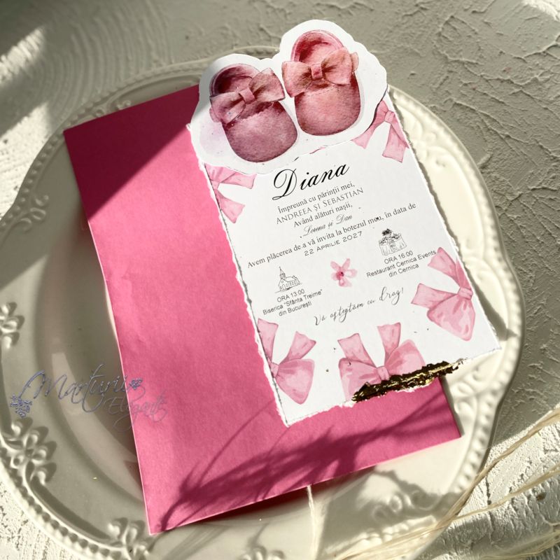 Invitatie de Botez Eleganta cu Foita Aurie Botosei si Fundite Roz (4)